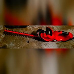 22" Black & Decker Hedge Trimmer